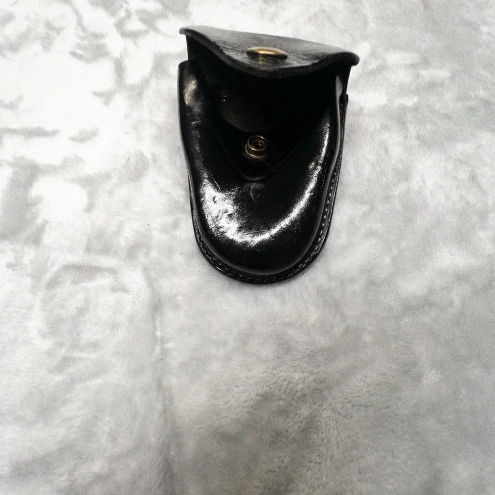 Vtg Duty Belt Handcuff Holster Case Bronze Snap Black Leather Belt Attached